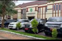 MENDUNG: Terparkir mobil dinas di depan Gedung Inspektorat Sumenep (Doc. Seputar Jatim)