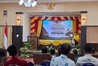 TEGAS: Ketua Umum LBH Madani Putra, Kamarullah saat Memberikan Sambutan di acara Diklat Paralegal yang di gelar di Kampus UNIJA Madura Sumenep (Doc. Seputar Jatim)