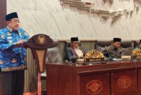 SAMBUTAN: Wabup Sumenep, Imam Hasyim, saat membuka rapat paripurna dengan agenda penyampaian Nota Penjelasan Bupati terhadap Raperda tentang Pertanggungjawaban Pelaksanaan APBD Tahun Anggaran 2025 (Doc. Seputar Jatim)