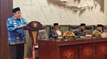 SAMBUTAN: Wabup Sumenep, Imam Hasyim, saat membuka rapat paripurna dengan agenda penyampaian Nota Penjelasan Bupati terhadap Raperda tentang Pertanggungjawaban Pelaksanaan APBD Tahun Anggaran 2025 (Doc. Seputar Jatim)
