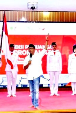 Penuh Penghayatan, Refleksi Bung Karno ala Ibnu Hajar Tuai Tepuk Tangan Hadirin