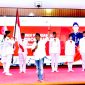 MEGAH: Budayawan Sumenep, Ibnu Hajar, saat membacakan refleksi Bung Karno di Pendopo Agung Sumenep (Doc. Seputar Jatim)