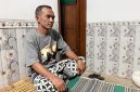TENANG: Mistari, salah kakak korban dugaan penganiayaan Pemuda Lenteng, saat ditemui wartawan (Doc. Seputar Jatim)