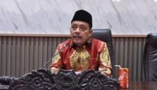 BERBATIK: Ketua DPRD Sumenep, Zainal Arifin, menegaskan komitmen lembaganya dalam menerapkan keterbukaan informasi publik dan memperluas partisipasi masyarakat dalam proses legislasi daerah (Foto Istimewa)