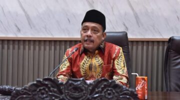 BERBATIK: Ketua DPRD Sumenep, Zainal Arifin, menegaskan komitmen lembaganya dalam menerapkan keterbukaan informasi publik dan memperluas partisipasi masyarakat dalam proses legislasi daerah (Foto Istimewa)