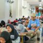 TURLAP: Kepala Bidang Pariwisata Disbudporapar Kabupaten Sumenep, Andre Zulfikarnain, meninjau peserta Lomba Mewarnai Sketsa Bung Karno di Pendopo Agung Keraton Sumenep (Doc. Seputar Jatim)