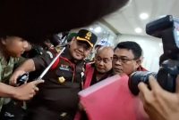 DISERET: Eks Kepala BGN, Dadan Hindayana, saat dijemput Kejagung RI (Foto Istimewa)