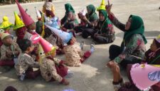 MENYENANGKAN: Suasana pelaksanaan MATAMUDA 2026 di RA Nurul Mannan, Banjar Barat, berlangsung lancar dan bahagia (Doc. Seputar Jatim)