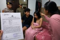 ILUSTRASI: Seorang istri sah melaporkan suami dan seorang perempuan ke Polresta Sumenep atas dugaan tindak pidana perzinaan. Perkara masih dalam proses penyidikan (Doc. Seputar Jatim)