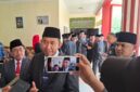 TEGAS: Bupati Sumenep  Achmad Fauzi Wongsojudo,  memberikan keterangan kepada awak media usai memimpin pengambilan sumpah jabatan dan pelantikan pejabat hasil rotasi dan mutasi ASN di Rumah Dinas Bupati Sumenep (Doc. Seputar Jatim)