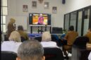 MENJELASKAN: Direktur RSUD dr. H. Moh. Anwar Sumenep, Erliyati, saat memaparkan kesiapan rumah sakit saat pelaksanaan Survei Akreditasi KARS Tipe B yang diikuti jajaran manajemen, tenaga medis, tenaga kesehatan, dan seluruh unit pelayanan rumah sakit secara daring (Doc. Seputar Jatim)