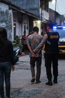 Asmara Berujung Bui, Pria di Sampang Diciduk Polisi Usai Diduga Paksa Tiduri Pacarnya