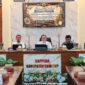 FOKUS: Bappeda Sumenep saat menggelar Focus Group Discussion (FGD) Penyusunan Roadmap Percepatan Pertumbuhan Ekonomi Kabupaten Sumenep di Ruang Rapat Potre Koneng (Dok. Seputar Jatim)