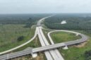 CERAH: Tampak udara ruas Tol Binjai–Langsa di Sumatera Utara. PT Hutama Karya akan memberlakukan uji coba contraflow di KM 55, kawasan Jembatan Batang Serangan, mulai 6–12 Agustus 2026 sebagai bagian dari persiapan pekerjaan pemeliharaan oprit jembatan demi menjaga keamanan, keselamatan, dan kelancaran lalu lintas (Dok. Hutama Karya)