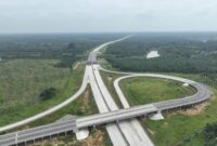 CERAH: Tampak udara ruas Tol Binjai–Langsa di Sumatera Utara. PT Hutama Karya akan memberlakukan uji coba contraflow di KM 55, kawasan Jembatan Batang Serangan, mulai 6–12 Agustus 2026 sebagai bagian dari persiapan pekerjaan pemeliharaan oprit jembatan demi menjaga keamanan, keselamatan, dan kelancaran lalu lintas (Dok. Hutama Karya)