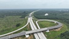 CERAH: Tampak udara ruas Tol Binjai–Langsa di Sumatera Utara. PT Hutama Karya akan memberlakukan uji coba contraflow di KM 55, kawasan Jembatan Batang Serangan, mulai 6–12 Agustus 2026 sebagai bagian dari persiapan pekerjaan pemeliharaan oprit jembatan demi menjaga keamanan, keselamatan, dan kelancaran lalu lintas (Dok. Hutama Karya)