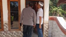 TKP: Polisi saat melakukan pengecekan lokasi dan berkoordinasi dengan pihak terkait untuk penanganan lebih lanjut (Dok. Humas Polres Sumenep)