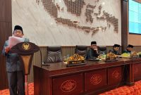 RAPAT: Wakil Bupati Sumenep, Imam Hasyim, saat membacakan Nota Keuangan Raperda Perubahan APBD Tahun Anggaran 2026 dalam rapat paripurna DPRD Sumenep (Dok. Seputar Jatim)