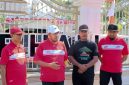 TURUN LAPANGAN: Bupati Sumenep, Achmad Fauzi Wongsojudo (tengah) bersama Ketua DPD LDII Sumenep dan Kepala Desa Paberasan berfoto bersama di sela-sela kegiatan Kerja Bakti Nasional LDII 2026 di Desa Paberasan, Sumenep (Dok. Seputar Jatim)