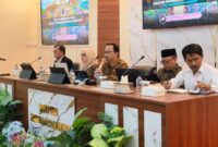 FOKUS: Suasana FGD bertajuk “Strategi Pengentasan Kemiskinan Berbasis Pengembangan Wilayah dan Pemberdayaan Masyarakat” yang digelar Bappeda Sumenep di Ruang Potre Koneng (Dok. Seputar Jatim)