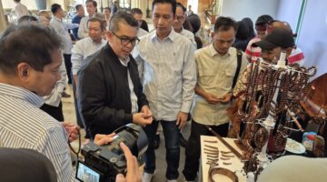 BERBINCANG: Pameran produk UMKM binaan Kangean Energy Indonesia (KEI) pada kegiatan Lokakarya Media SKK Migas Jabanusa 2026 di Yogyakarta (Dok. Seputar Jatim)