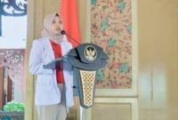 TEGAS: Owner Klinik Utama Vitria Medika, dr. Vitriyaturrida, saat memberika sambutan dalam rangka memperingati Hari Jantung Sedunia 2026 (Dok. Seputar Jatim)
