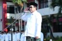 GAGAH: Wabup Sumenep, Imam Hasyim, saat memberikan hormat pada apel peringatan Hari Santri Nasional (HSN) 2026 di halaman Kantor Bupati Sumenep (Dok. Seputar Jatim)