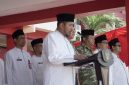 Bupati Sumenep, Achmad Fauzi Wongsojudo, saat mem