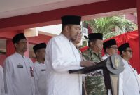 Bupati Sumenep, Achmad Fauzi Wongsojudo, saat mem