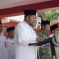 Bupati Sumenep, Achmad Fauzi Wongsojudo, saat mem