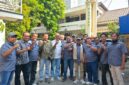 KOMPAK: Foto bersama Pengurus SMSI Jatim dengan SMSI Sumenep, usai rapat bersama (Dok. Seputar Jatim)