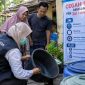 ILUSTRASI : Petugas kesehatan bersama masyarakat melakukan upaya pencegahan DBD melalui Pemberantasan Sarang Nyamuk (PSN) 3M Plus (Dok. Seputar Jatim)