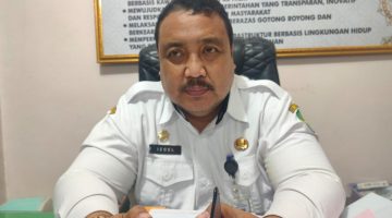 TEGAS: Kepala DPMD Sumenep, Achmad Dzulkarnain, saat ditemui di ruang kerjanya (Dok. Seputar Jatim)