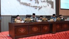 SERIUS: Suasana rapat paripurna yang membahas Rancangan Peraturan Daerah (Raperda) APBD 2027 di DPRD Kabupaten Sumenep (Dok. Seputar Jatim)