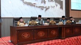 SERIUS: Suasana rapat paripurna yang membahas Rancangan Peraturan Daerah (Raperda) APBD 2027 di DPRD Kabupaten Sumenep (Dok. Seputar Jatim)