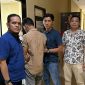 DIAMANKAN: Tersangka MFH saat diamankan polisi atas dugaan persetubuhan gadis di bawah umur (Dok. Seputar Jatim)
