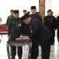 PELANTIKAN: Wakil Bupati Sumenep KH. Imam Hasyim saat menghadiri pelantikan dan pengambilan sumpah/janji 129 kepala sekolah di lingkungan Pemerintah Kabupaten Sumenep, di Pendopo Agung Keraton Sumenep (Dok.Seputar Jatim)